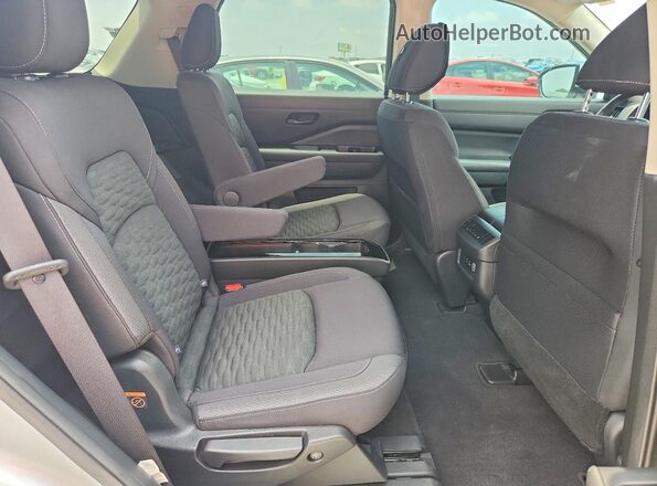 5N1DR3BB3PC228327 2023 NISSAN PATHFINDER Серебряный Вид задней части салона