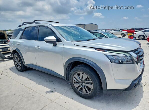 5N1DR3BB3PC228327 2023 NISSAN PATHFINDER Серебряный Передняя правая четверть