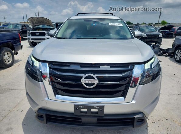 5N1DR3BB3PC228327 2023 NISSAN PATHFINDER Серебряный Вид спереди