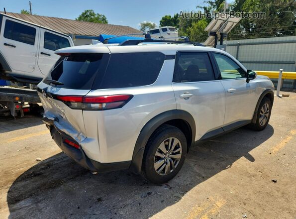 5N1DR3BC2RC283296 2024 NISSAN PATHFINDER Серебряный Задняя правая четверть