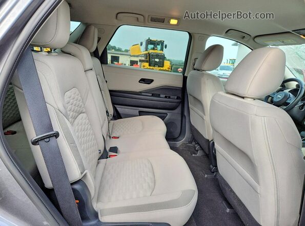 5N1DR3BC4PC204045 2023 NISSAN PATHFINDER Gray Widok wnętrza z tyłu