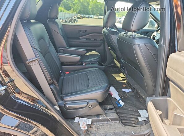 5N1DR3BD1SC270215 2025 NISSAN PATHFINDER Black Vista interior trasera