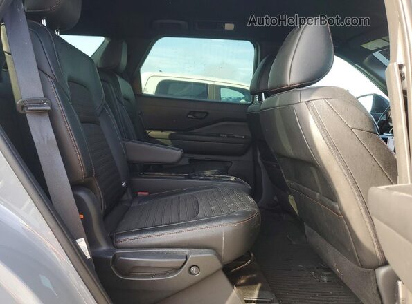 5N1DR3BD5RC221609 2024 NISSAN PATHFINDER Gray უკანა სალონის ხედი