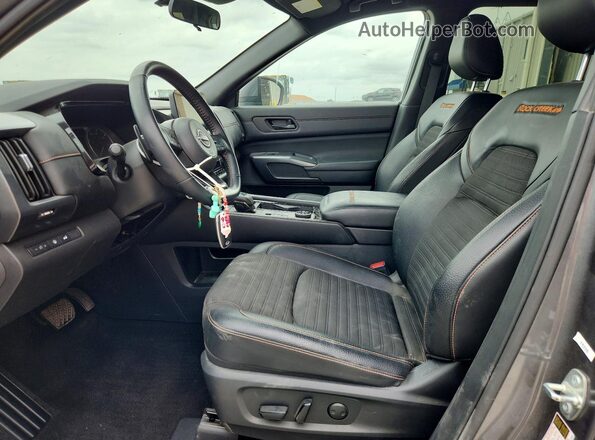 5N1DR3BD5SC222359 2025 NISSAN PATHFINDER Gray Вид салону спереду