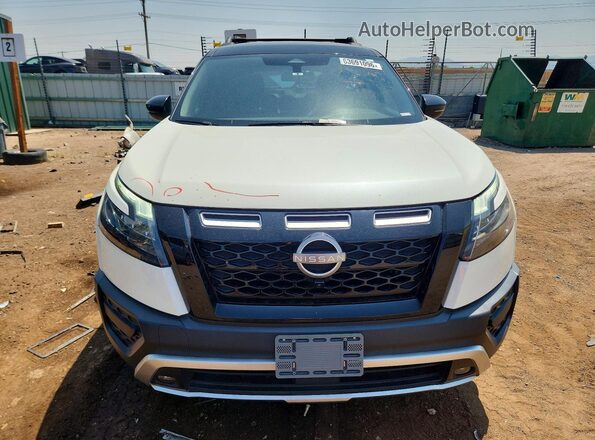 5N1DR3BD6PC264563 2023 NISSAN PATHFINDER Белый Вид спереди