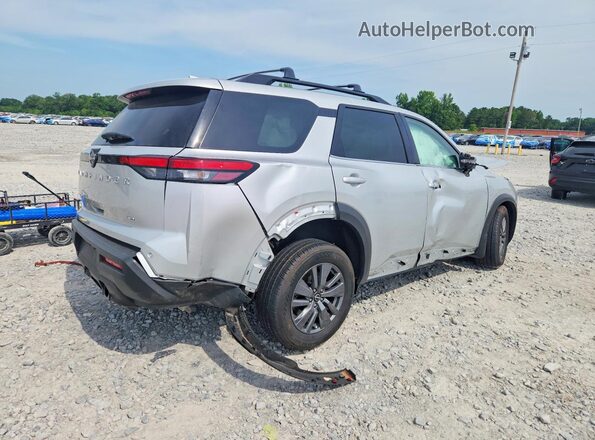 5N1DR3BD6SC306206 2025 NISSAN PATHFINDER Silver Trasero derecho