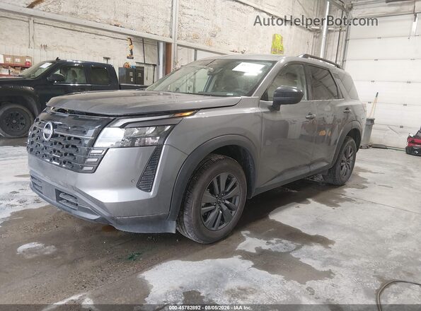 5N1DR3BE5TC241763 2026 NISSAN PATHFINDER Gray წინა მარცხენა ხედი სამი მეოთხედიდან