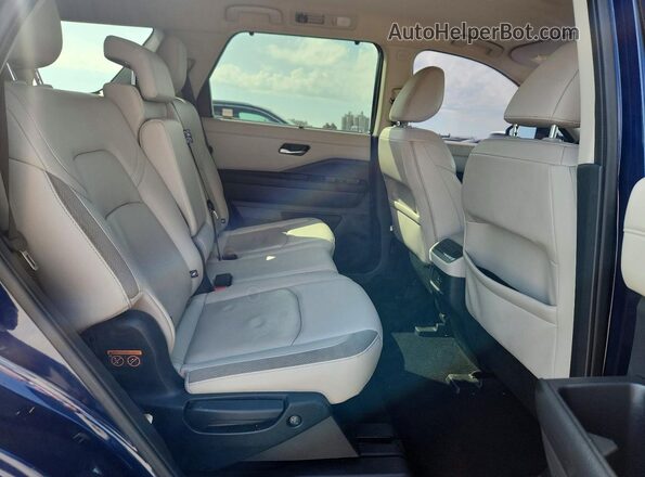 5N1DR3CA3RC261093 2024 NISSAN PATHFINDER Blue Вид задньої частини салону