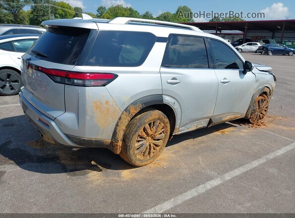 5N1DR3CB2SC217388 2025 NISSAN PATHFINDER Silver Trasero derecho