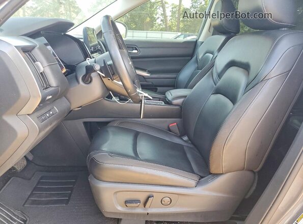 5N1DR3CB5PC275180 2023 NISSAN PATHFINDER Серый Вид салона спереди