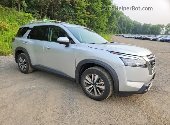 5N1DR3CC4RC243476 2024 NISSAN PATHFINDER Silver Delantero derecho