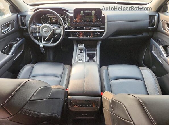 5N1DR3CC4RC243476 2024 NISSAN PATHFINDER Silver Vista del salpicadero