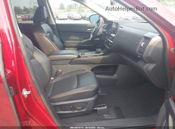 5N1DR3CC8NC271453 2022 NISSAN PATHFINDER Красный Вид салона спереди