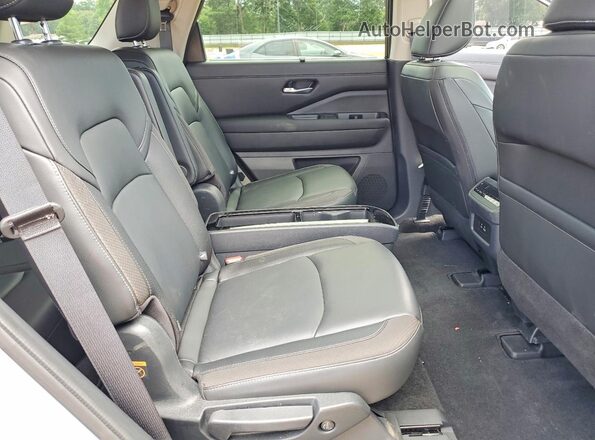 5N1DR3CDXSC211968 2025 NISSAN PATHFINDER Gray Vista interior trasera