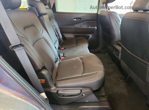 5N1DR3CE5TC265494 2026 NISSAN PATHFINDER Gray Հետևի նստատեղերի տեսք