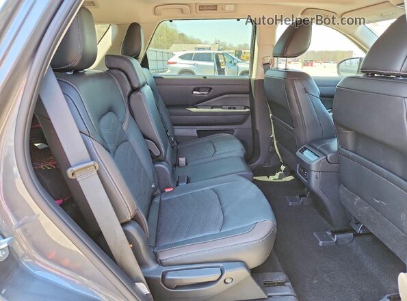 5N1DR3DJ1SC284540 2025 NISSAN PATHFINDER Серый Вид задней части салона