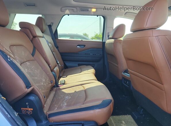5N1DR3DJ7SC246309 2025 NISSAN PATHFINDER White Vista interior trasera