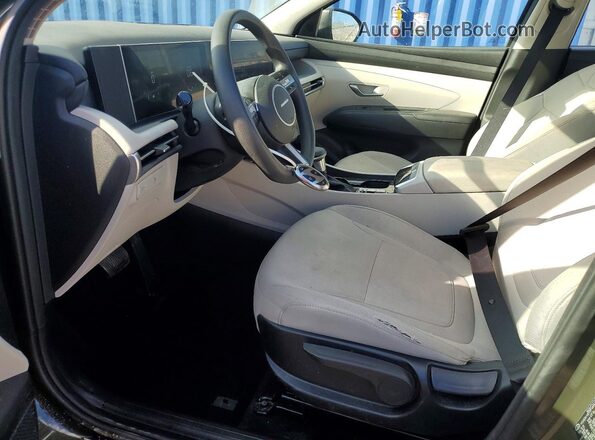 5NMJA3DEXSH533243 2025 HYUNDAI TUCSON Green Widok wnętrza z przodu