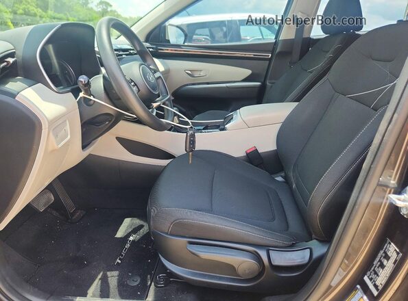 5NMJACAE3PH268208 2023 HYUNDAI TUCSON Серый Вид салона спереди