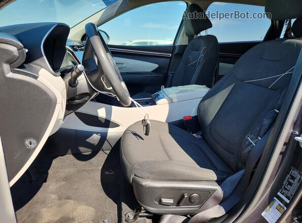 5NMJB3AE8NH128133 2022 HYUNDAI TUCSON Charcoal Front interior view