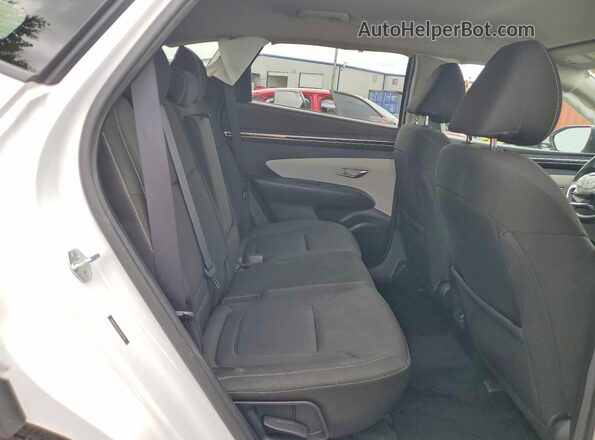 5NMJB3AEXNH047702 2022 HYUNDAI TUCSON White Vista interior trasera