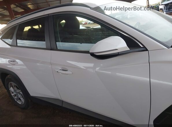 5NMJB3AEXNH092722 2022 HYUNDAI TUCSON White Widok wnętrza z tyłu