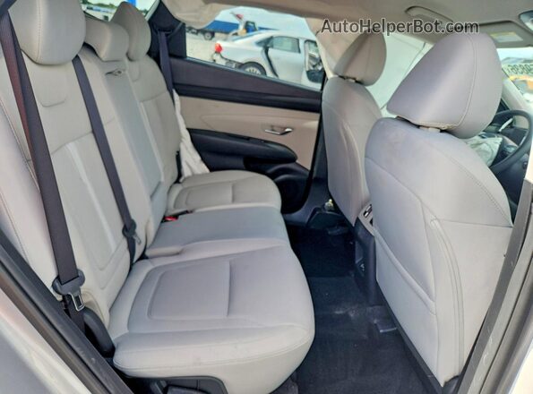 5NMJB3DE2TH618172 2026 HYUNDAI TUCSON Silver Vista de los asientos traseros