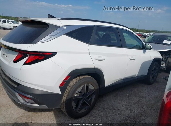 5NMJB3DE4TH735039 2026 HYUNDAI TUCSON White Սալոնի հետևի տեսք