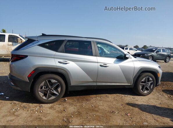 5NMJB3DE8TH736176 2026 HYUNDAI TUCSON Silver Սալոնի հետևի տեսք