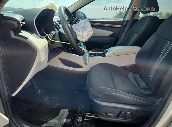 5NMJBCAE7PH255765 2023 HYUNDAI TUCSON Серебряный Вид салона спереди