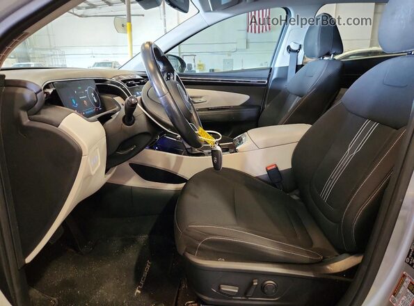 5NMJF3AE2NH007781 2022 HYUNDAI TUCSON Silver წინა სალონის ხედი