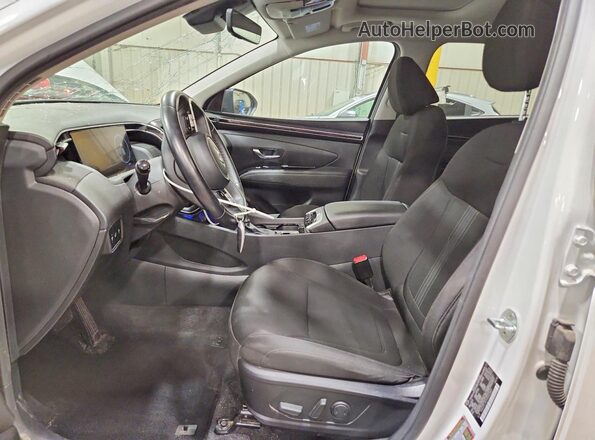 5NMJFCAEXNH021069 2022 HYUNDAI TUCSON White Front interior view