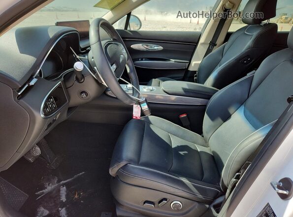 5NMMADTB7RH007110 2024 GENESIS GV70 White Vista interior delantera