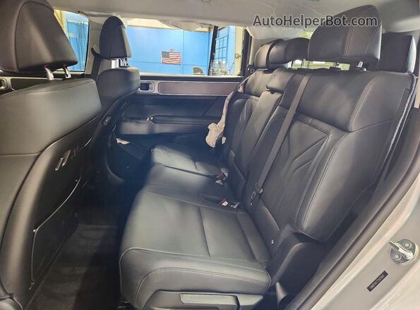5NMP24GL7TH223883 2026 HYUNDAI SANTA Silver Вид задньої частини салону