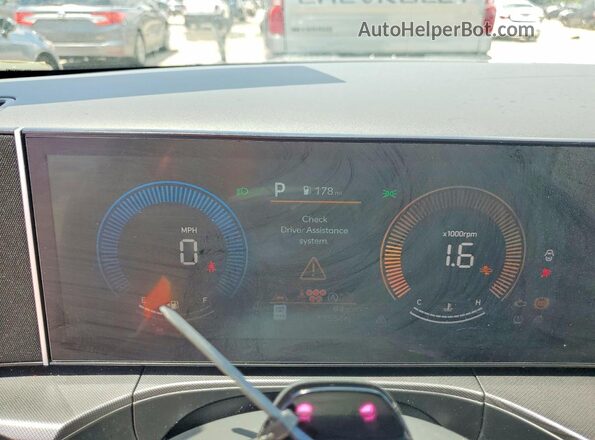 5NMP24GLXSH115773 2025 HYUNDAI SANTA Silver Սարքավորումների վահանակի տեսք