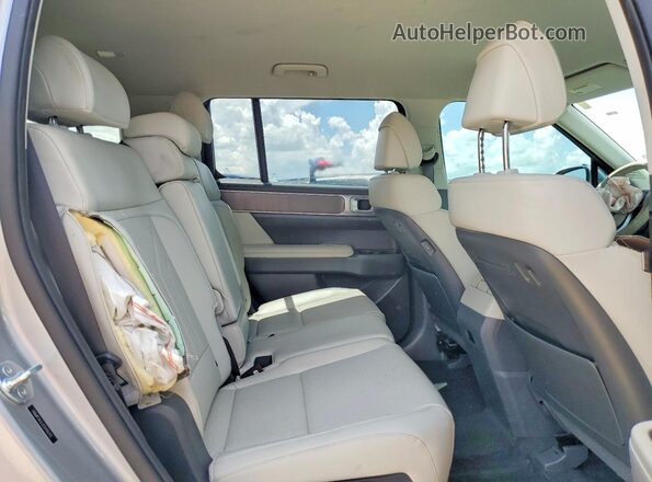 5NMP24GLXSH115773 2025 HYUNDAI SANTA Silver Սալոնի հետևի տեսք
