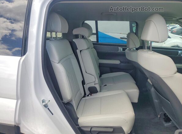 5NMP2DG17SH065798 2025 HYUNDAI SANTA White Вид задньої частини салону