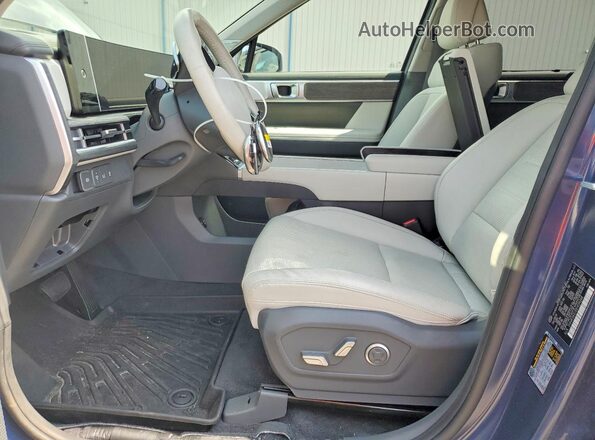 5NMP34G13SH034268 2025 HYUNDAI SANTA Blue Вид салону спереду