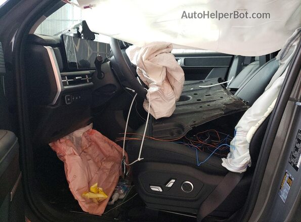 5NMP3DG11TH134368 2026 HYUNDAI SANTA Gray Front interior view