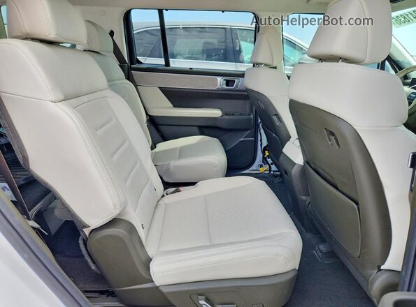 5NMP54GL3SH103116 2025 HYUNDAI SANTA White უკანა სავარძლების ხედი