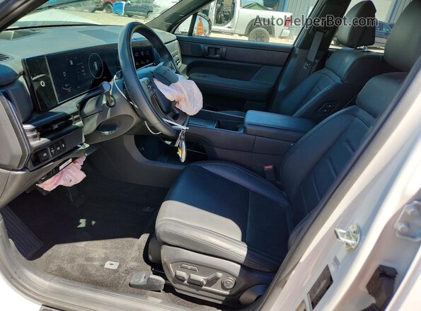 5NMP5DG14SH025279 2025 HYUNDAI SANTA White Front interior view