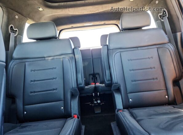5NMP5DG14SH025279 2025 HYUNDAI SANTA White Rear seats view