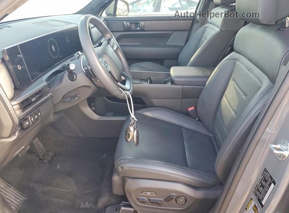 5NMP5DG17TH096798 2026 HYUNDAI SANTA Gray Вид салону спереду