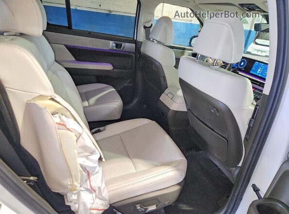 5NMP5DGL8RH009534 2024 HYUNDAI SANTA White Rear interior view