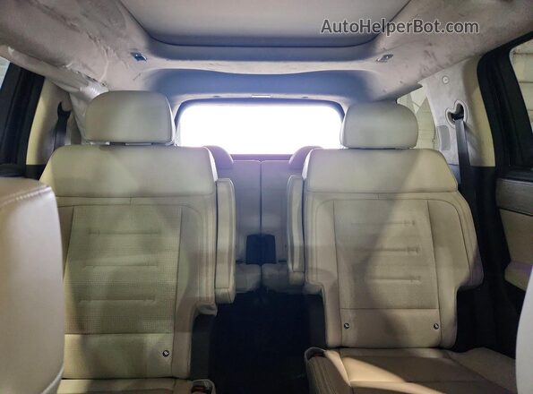 5NMP5DGL8RH009534 2024 HYUNDAI SANTA White Rear seats view