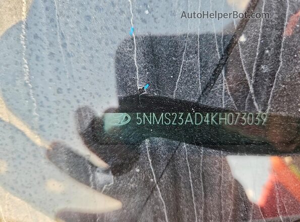 5NMS23AD4KH073039 2019 HYUNDAI SANTA White Widok komory silnika