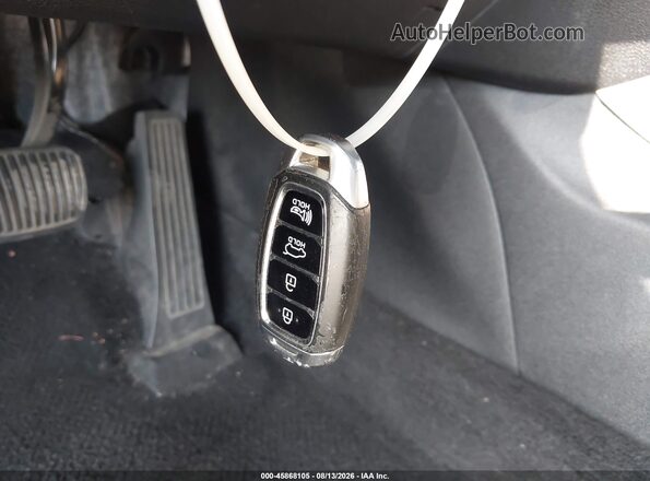 5NMS33AD6KH004589 2019 HYUNDAI SANTA FE White Առջևի վահանակի տեսք