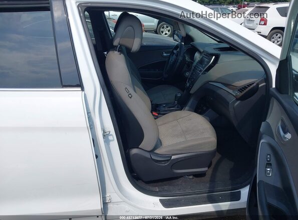 5NMZT3LB2HH040976 2017 HYUNDAI SANTA FE SPORT Белый Вид салона спереди