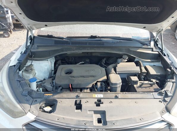 5NMZT3LB2HH040976 2017 HYUNDAI SANTA FE SPORT Белый Вид сзади