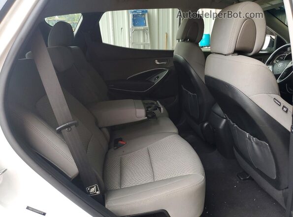 5NMZT3LB4JH074276 2018 HYUNDAI SANTA White უკანა სალონის ხედი